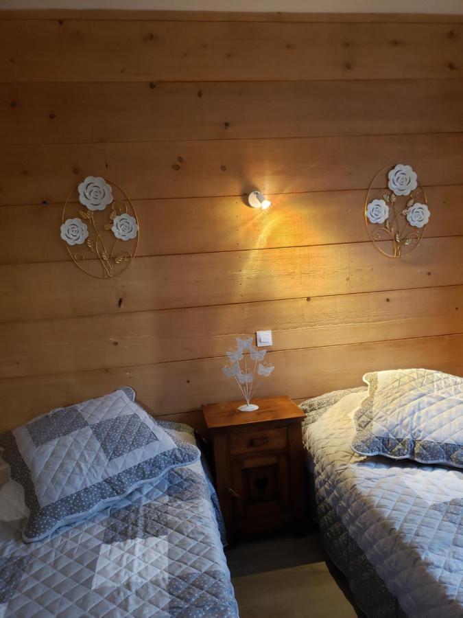 Les Chalets De La Garenne La Ferte-Beauharnais Exterior photo